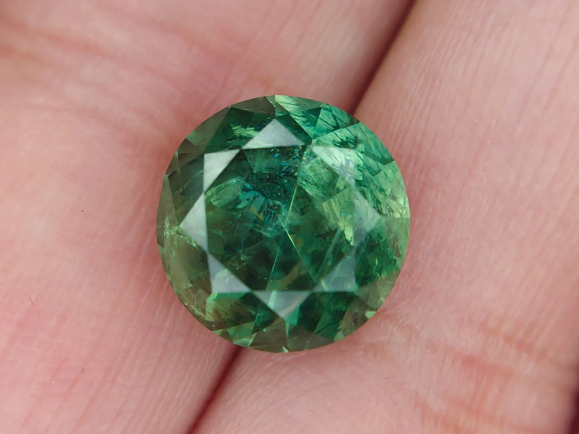 7.35 carat Natural Green Eldorado Bar Montana Sapphire