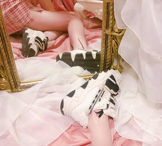 Black and white Harajuku style handmade sneaker