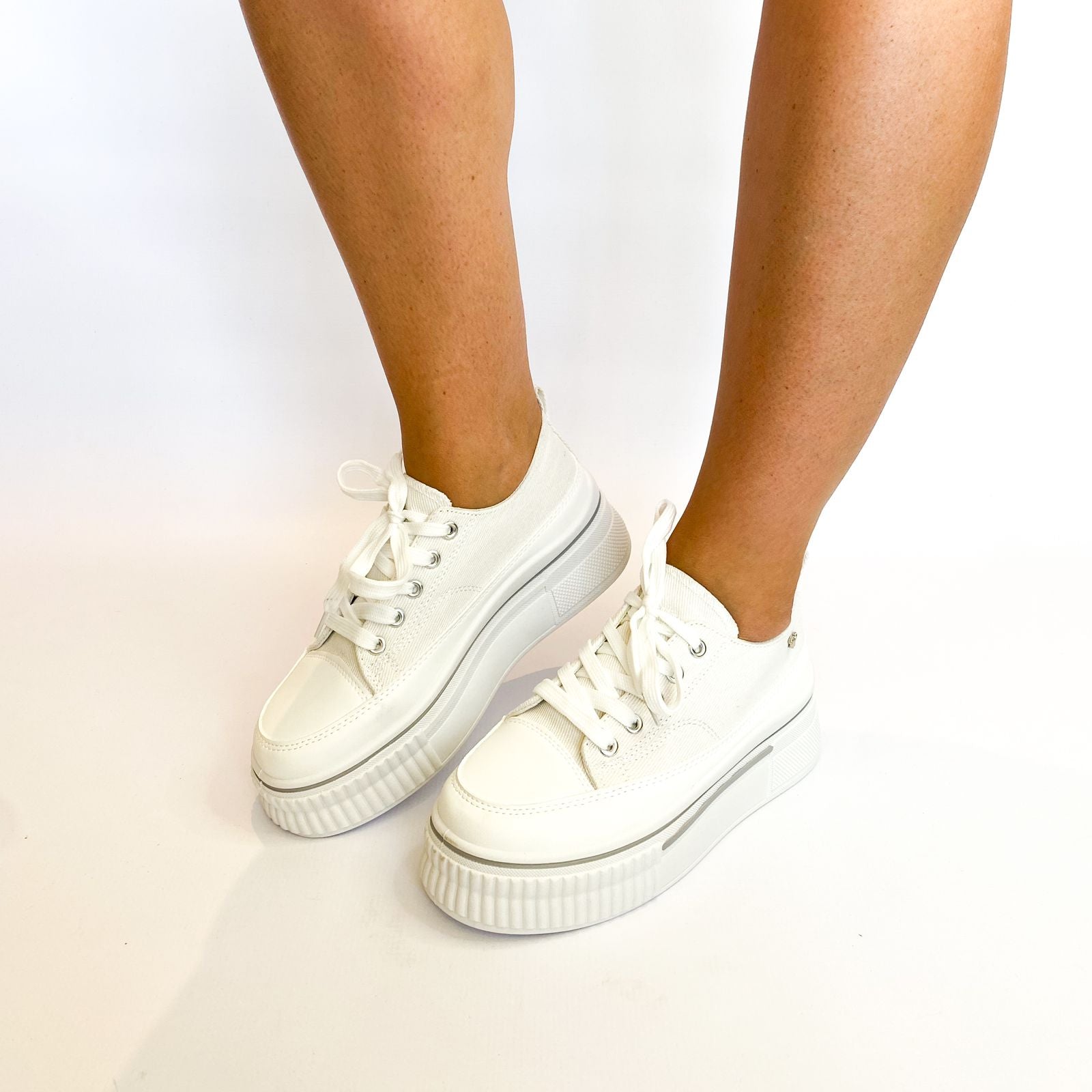 Butterfly white platform sneaker