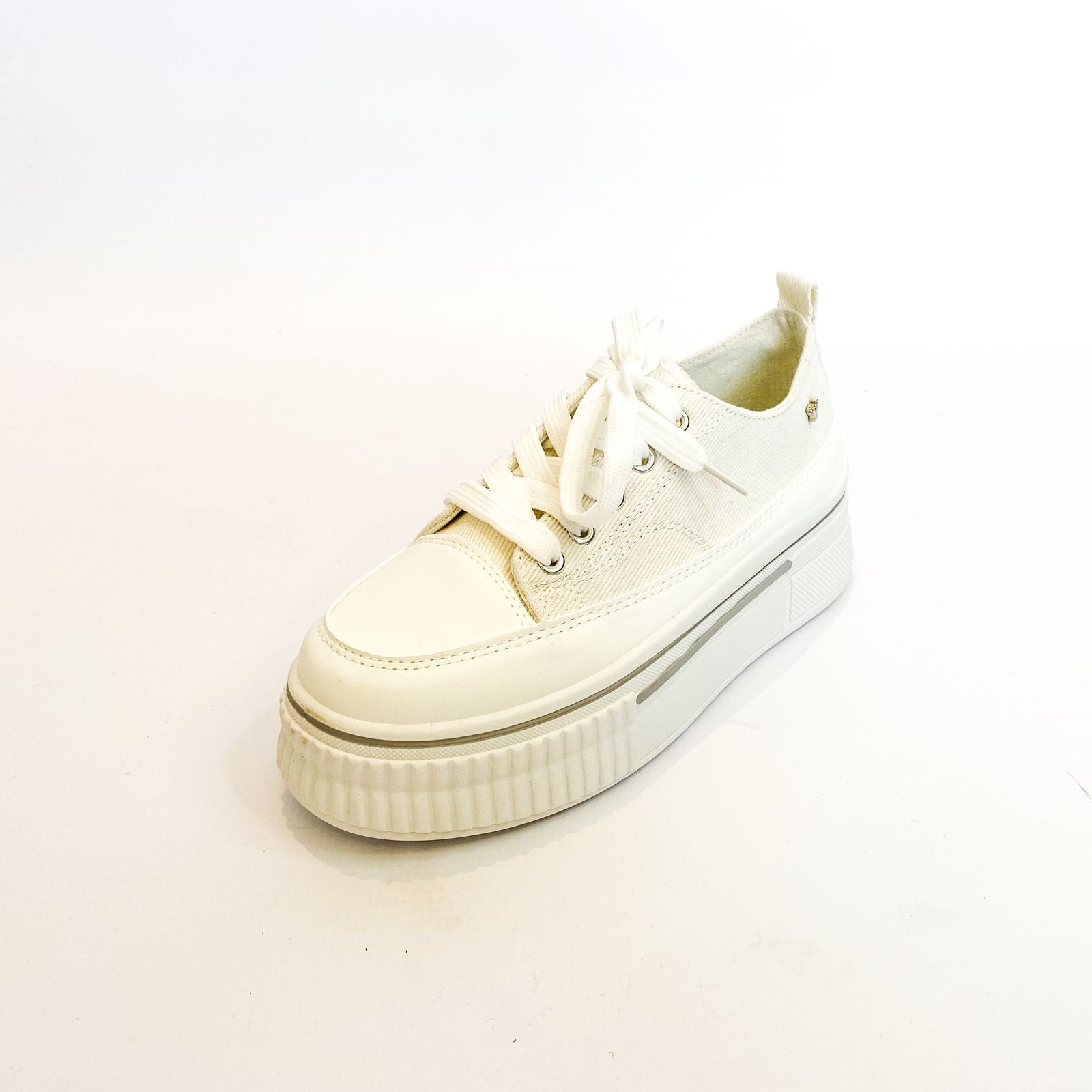 Butterfly white platform sneaker