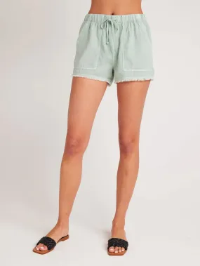 Frayed Pocket Shorts in Oasis Green