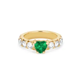 French Pavé Queen Cloud Fit Band with Emerald Heart Center