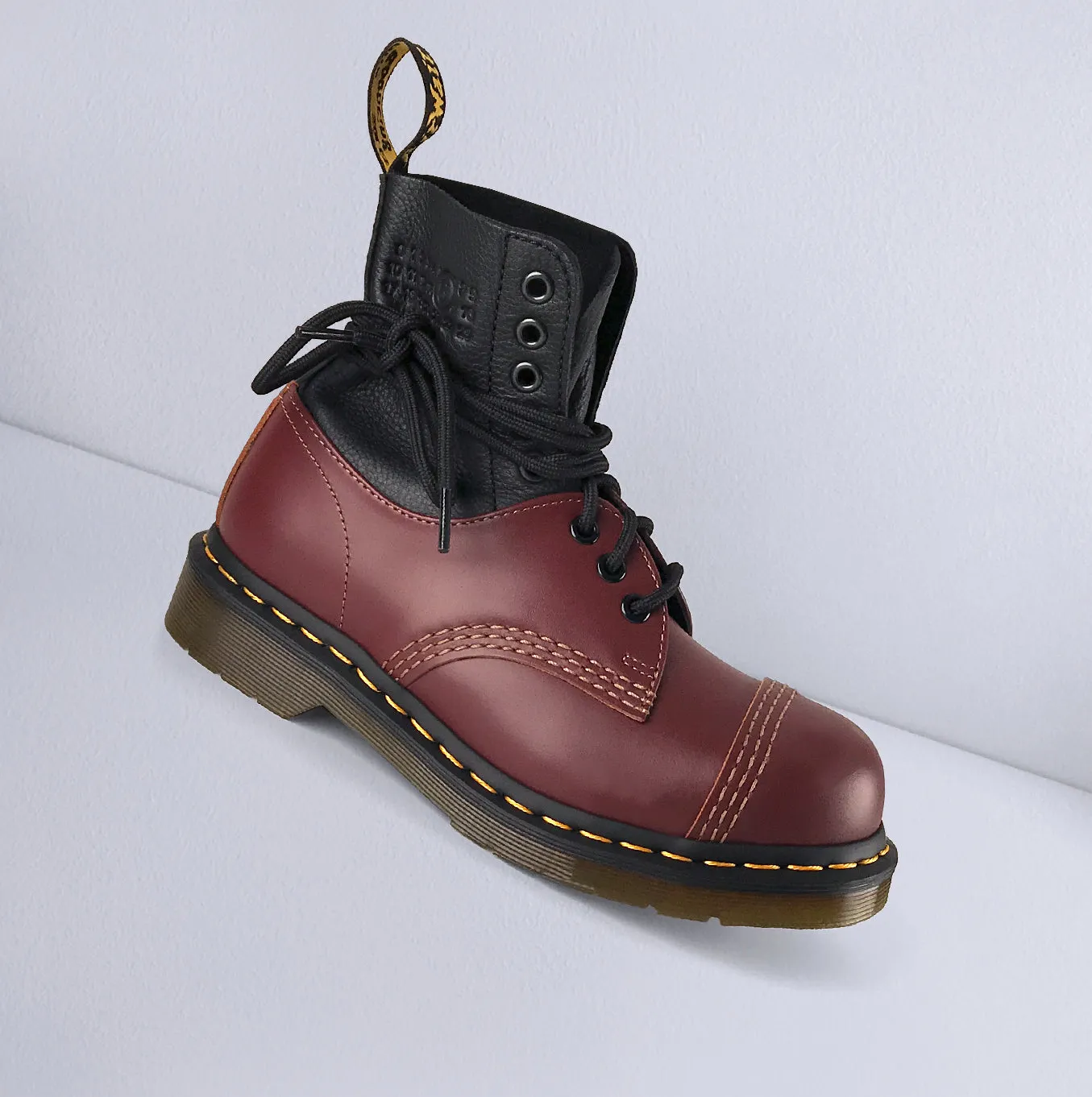 MM6 Dr. Martens Boot