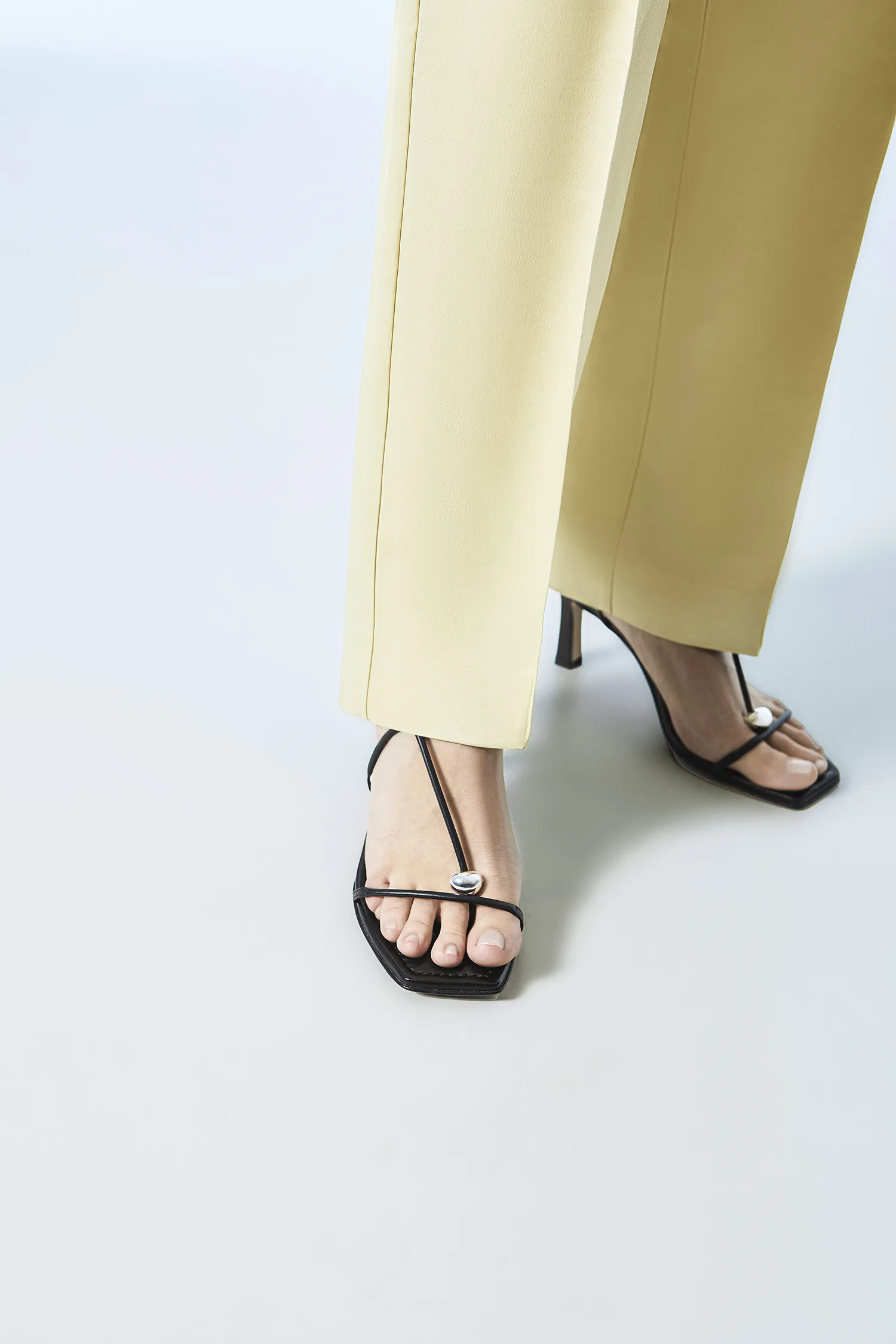 The Strappy Sandal - Black