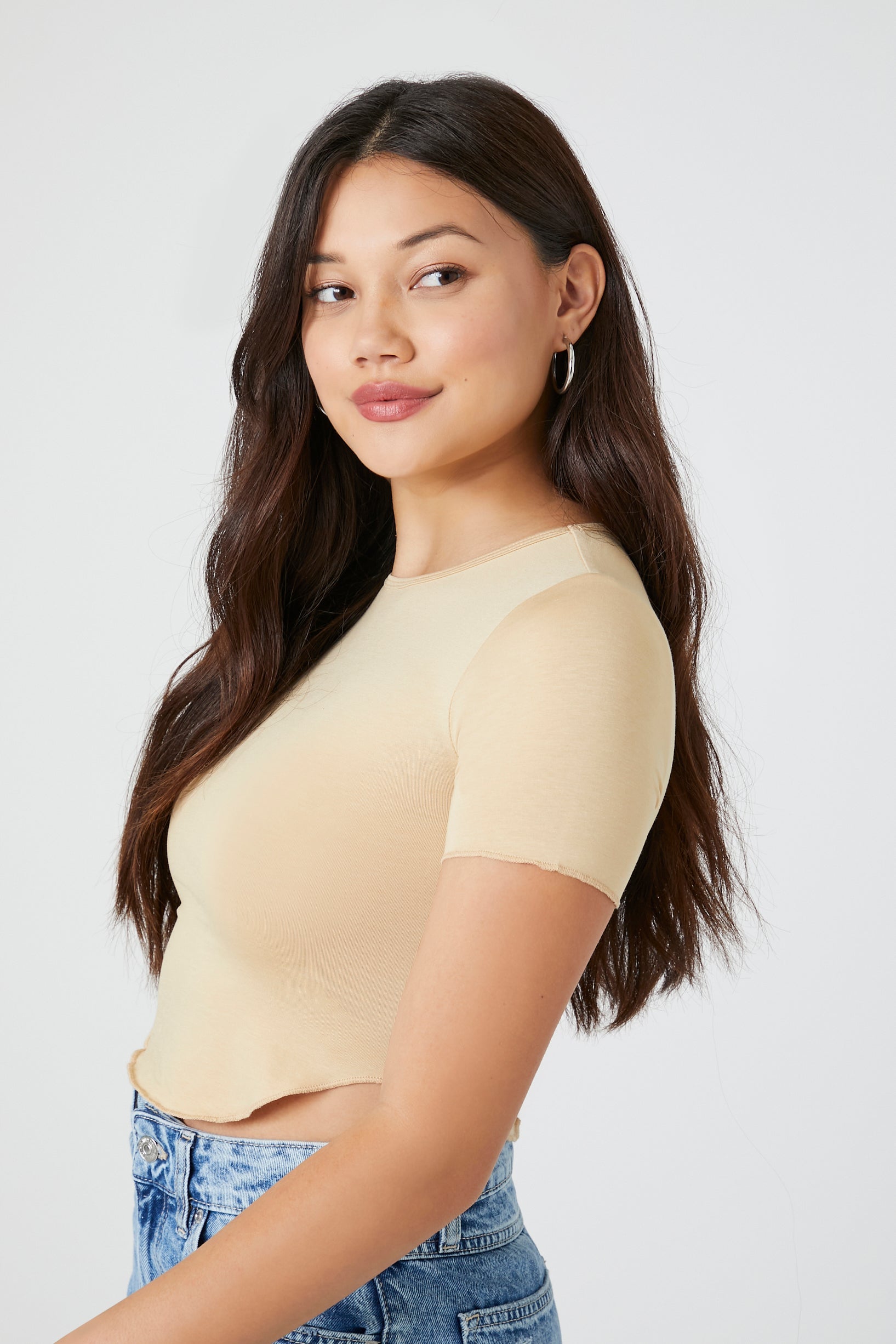 Women's Cropped Tee with a Stylish Curved Hem