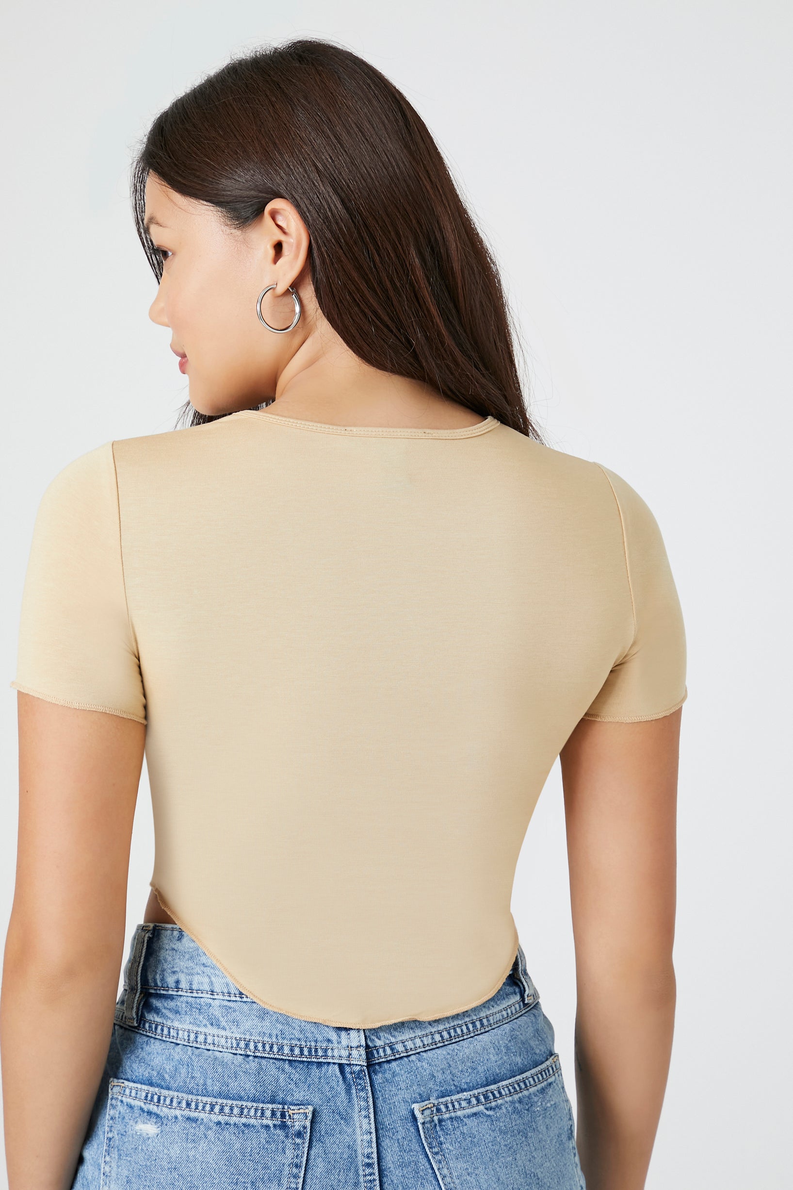 Women's Cropped Tee with a Stylish Curved Hem